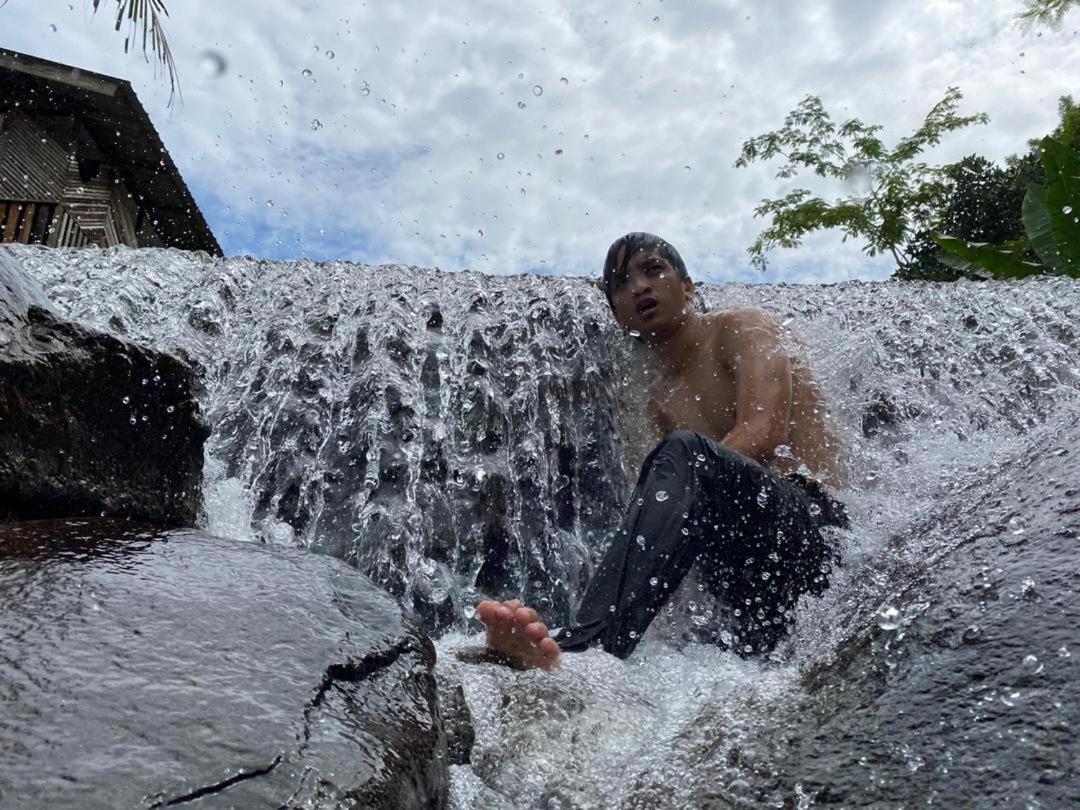 Lopoh Waterfront Budget Chalets Villa Hulu Langat Bagian luar foto
