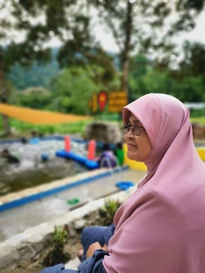 Lopoh Waterfront Budget Chalets Villa Hulu Langat Bagian luar foto