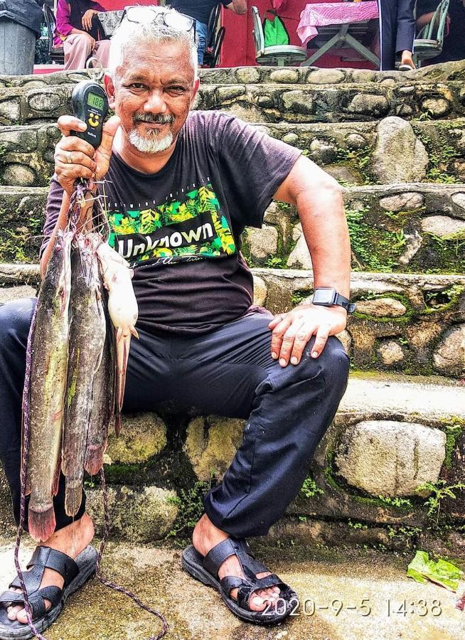 Lopoh Waterfront Budget Chalets Villa Hulu Langat Bagian luar foto