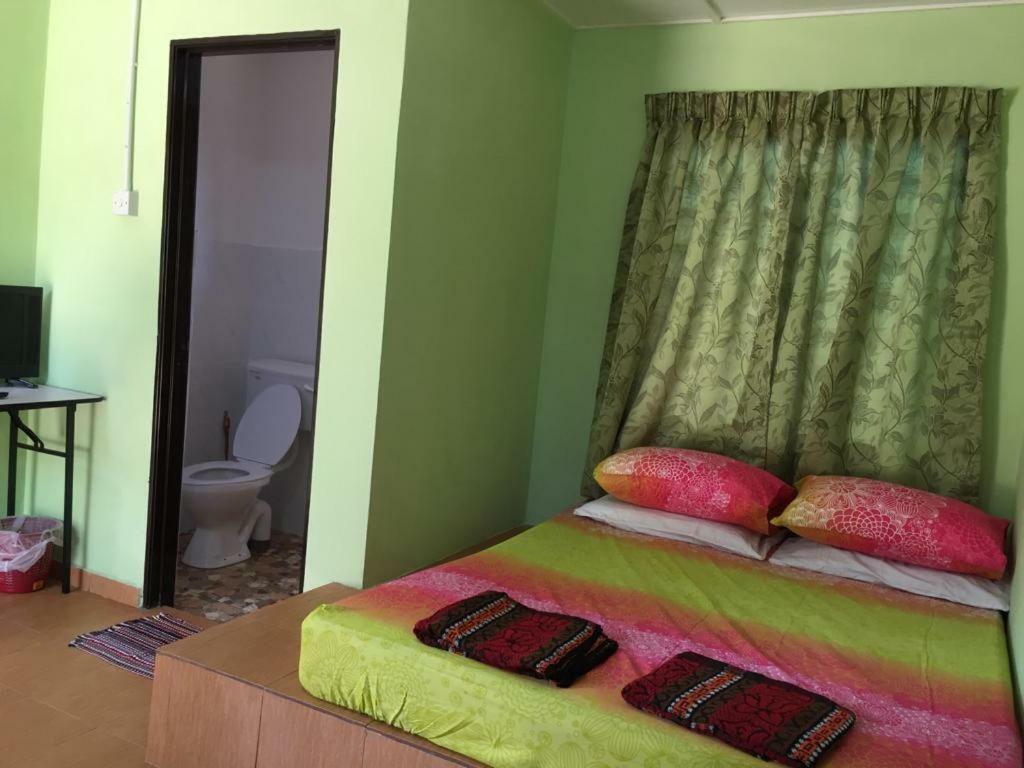 Lopoh Waterfront Budget Chalets Villa Hulu Langat Bagian luar foto