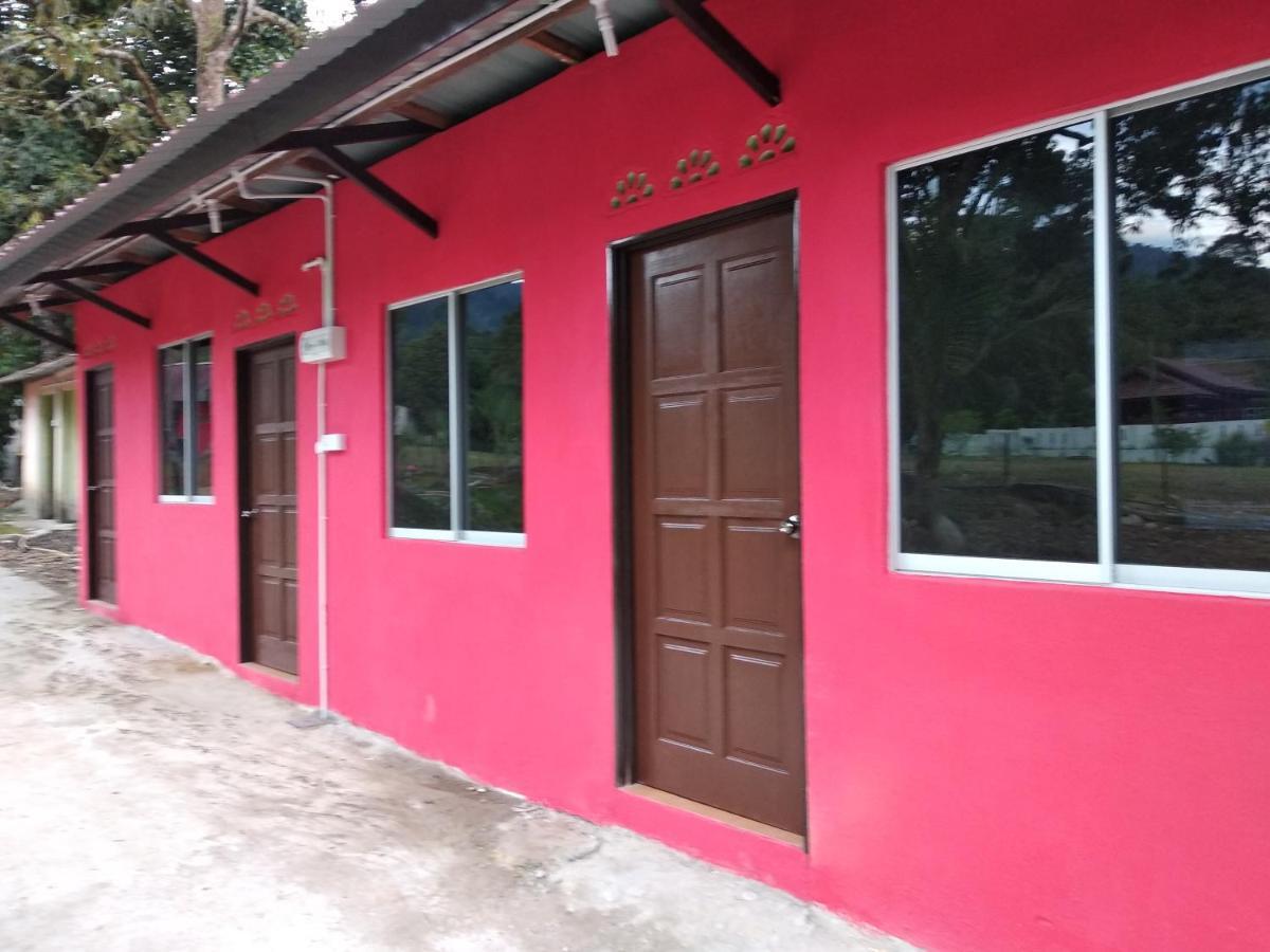 Lopoh Waterfront Budget Chalets Villa Hulu Langat Bagian luar foto